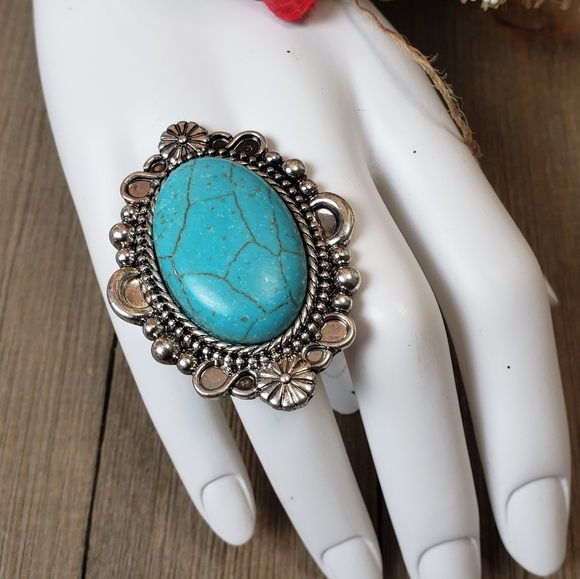 New!  Adjustable Turquoise Semi Stone Statement Ring - Picture 6 of 9